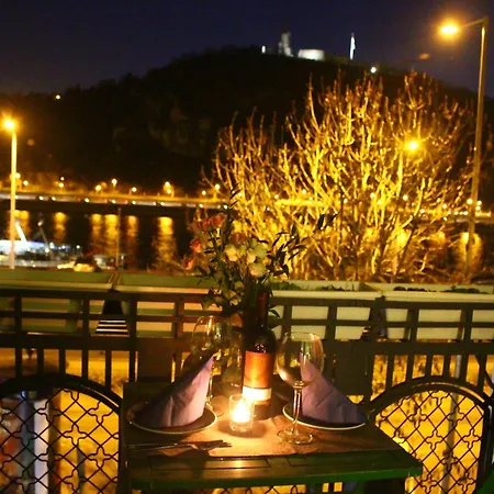 River Ruby Budapest Exterior photo